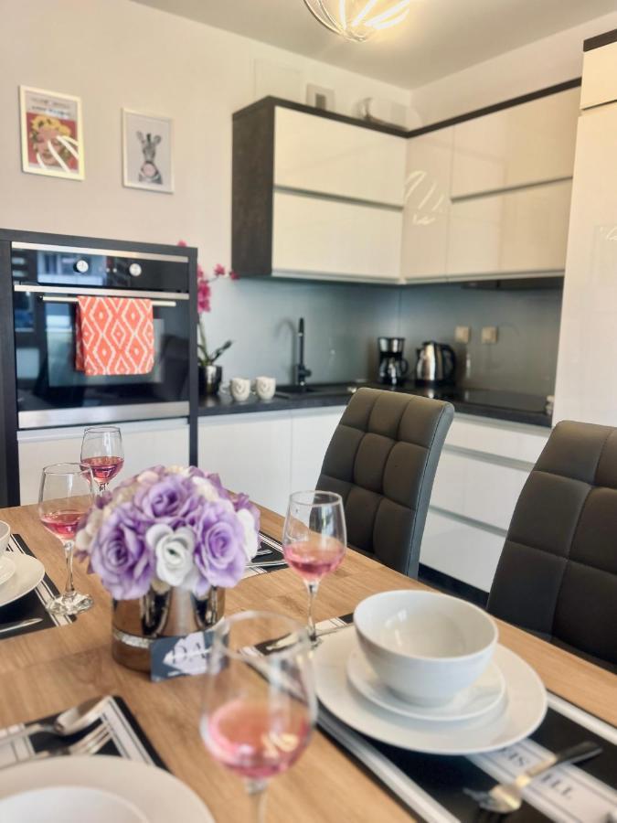 Downtownapartments Andy Air-Conditioned, Underground Parking Available Жешов Екстериор снимка