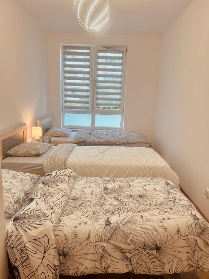 Downtownapartments Andy Air-Conditioned, Underground Parking Available Жешов Екстериор снимка